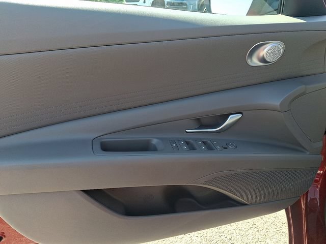 Used 2023 Hyundai Elantra SEL w/ Cargo Package FWD image 12
