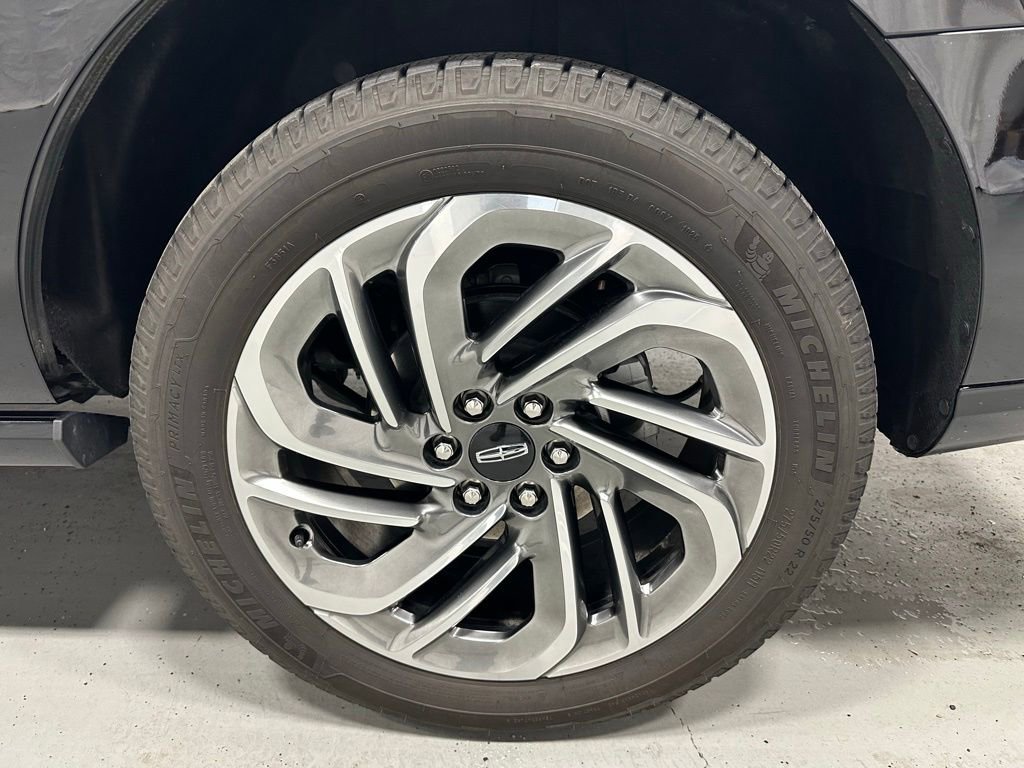 Used 2025 Lincoln Navigator Reserve image 68