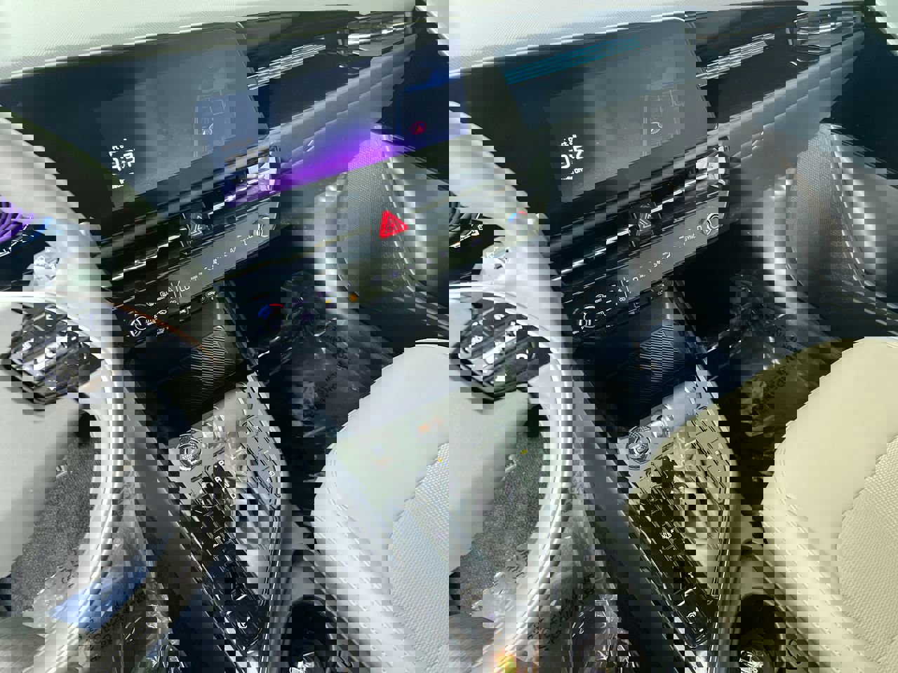 Certified 2023 Kia Niro EX image 25