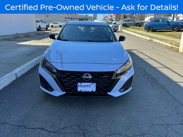 Used 2023 Nissan Altima 2.5 SR w/ SR Premium Package image 3