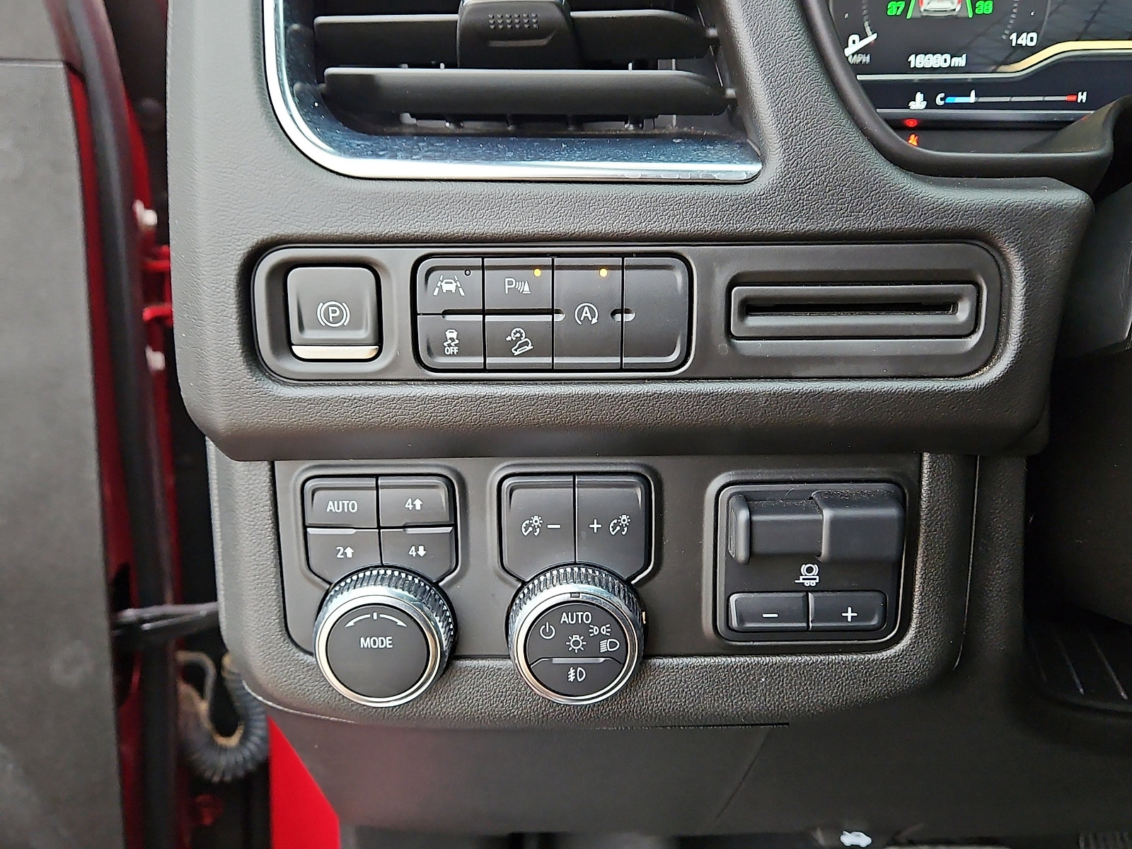 Used 2023 GMC Yukon AT4 w/ LPO, Floor Liner Package image 17