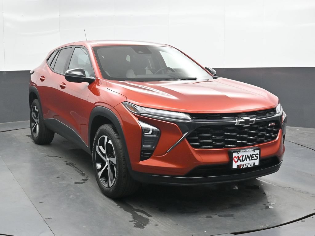 Used 2024 Chevrolet Trax RS FWD image 4