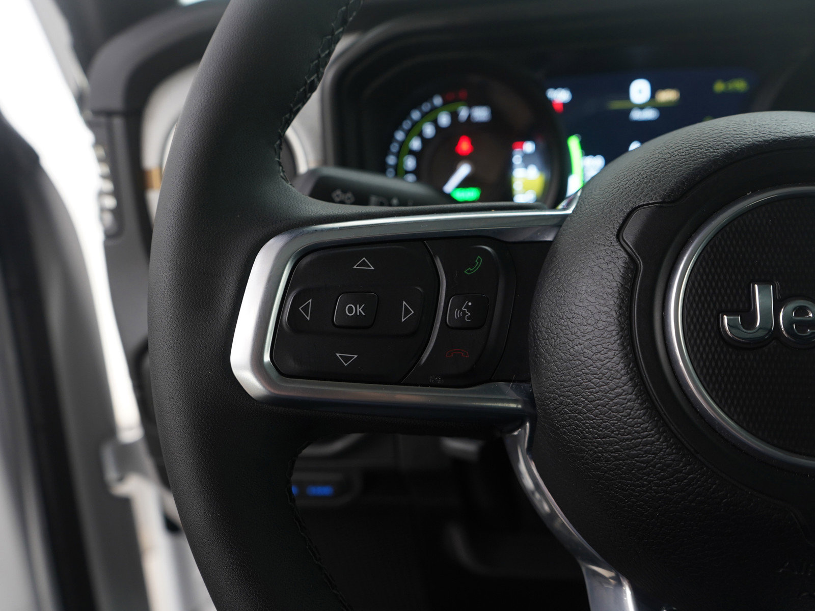 Used 2025 Jeep Wrangler Unlimited Sahara image 18