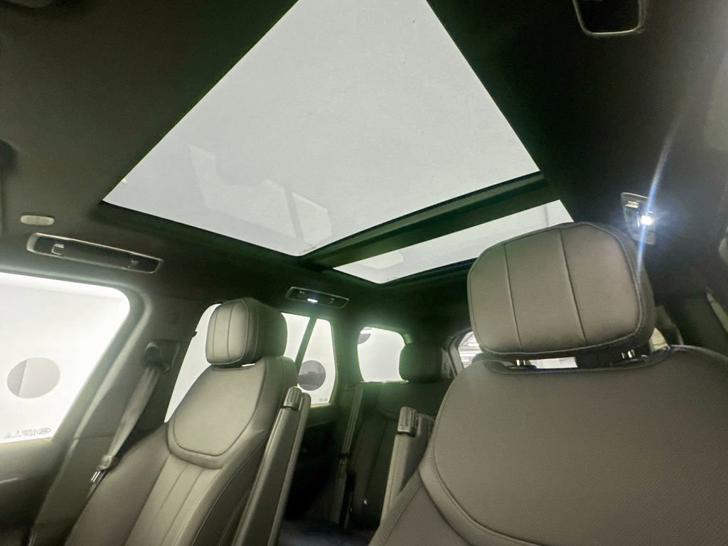 New 2026 Land Rover Range Rover SE image 21