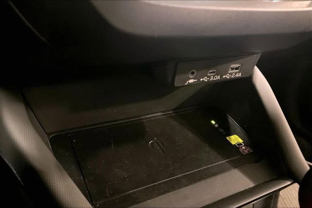 Used 2025 Subaru Forester Premium image 33