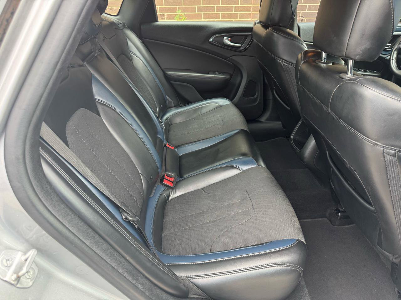 Used 2015 Chrysler 200 S image 13