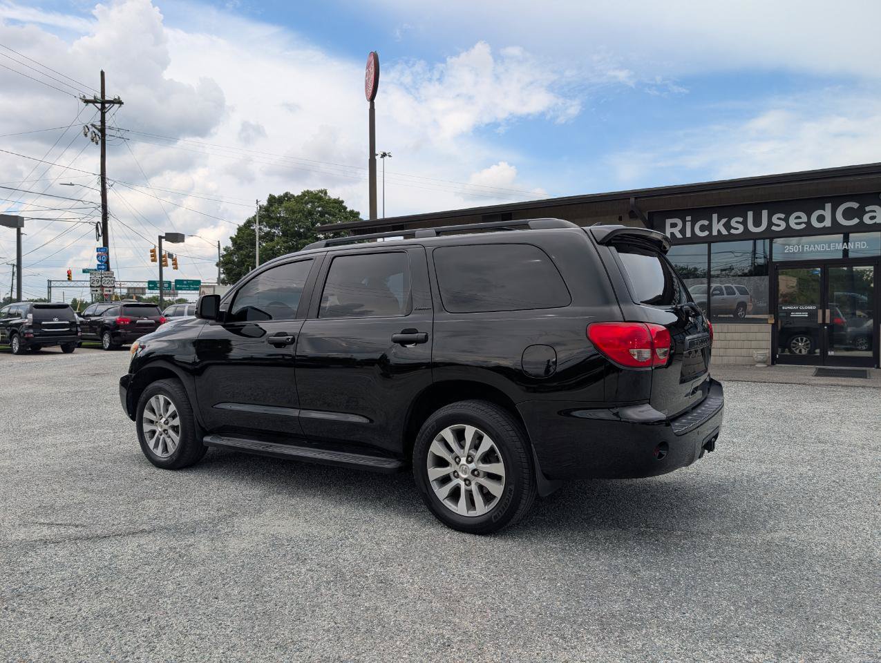 Used 2016 Toyota Sequoia Limited w/ Safety & Convenience Package AWD/4WD image 9