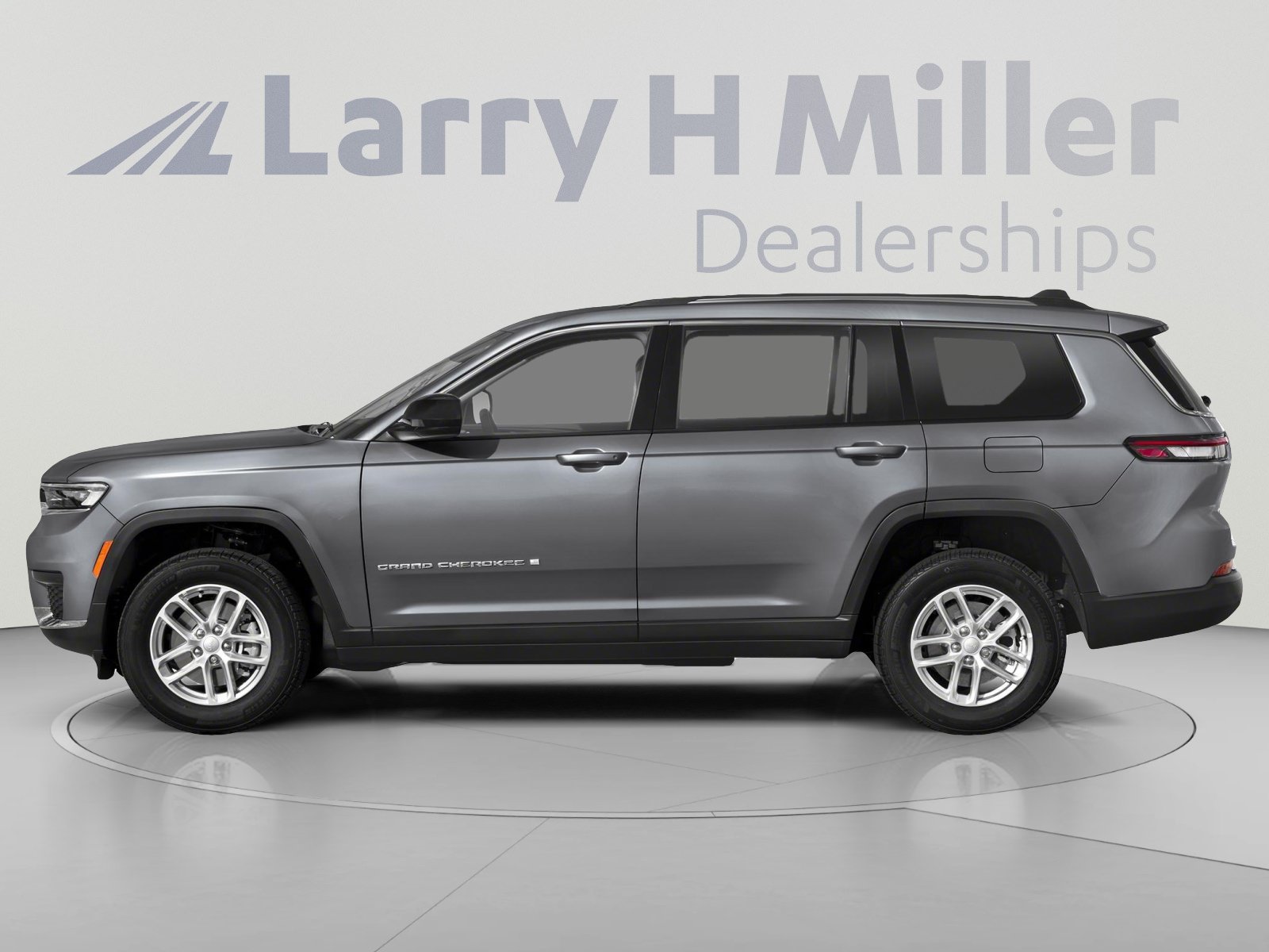 Used 2023 Jeep Grand Cherokee L Laredo AWD/4WD image 3
