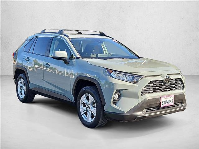 Used 2019 Toyota RAV4 XLE w/ Convenience Package FWD image 3