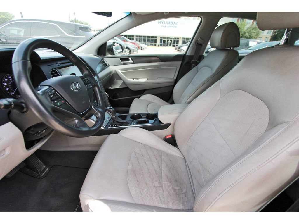 Used 2016 Hyundai Sonata Sport w/ Option Group 03 FWD image 13