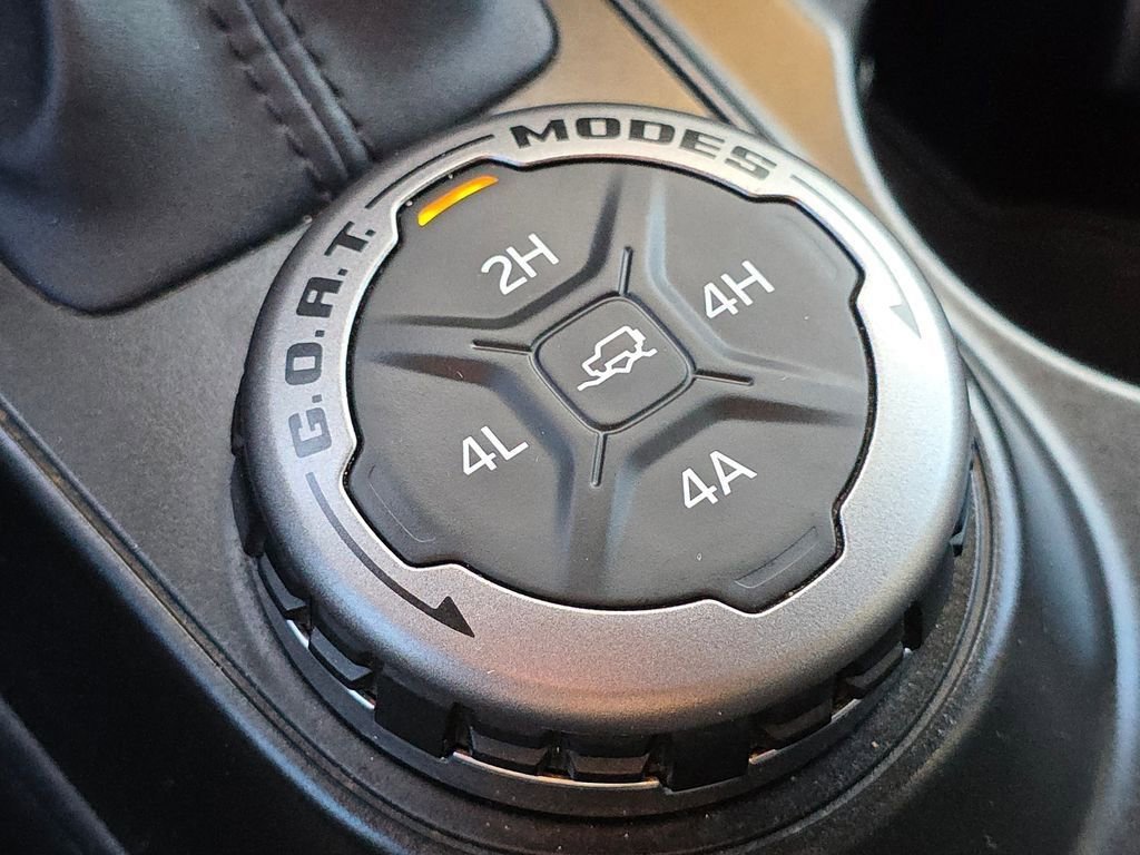 Used 2023 Ford Bronco Wildtrak image 5