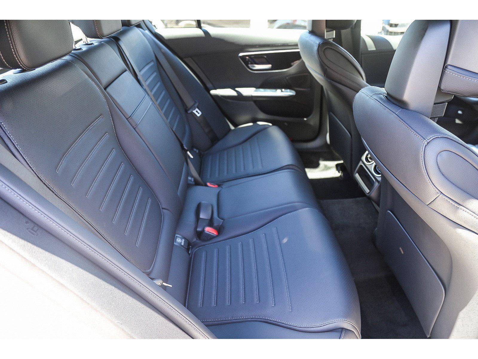 New 2026 Mercedes-Benz C 300 4MATIC Sedan image 16