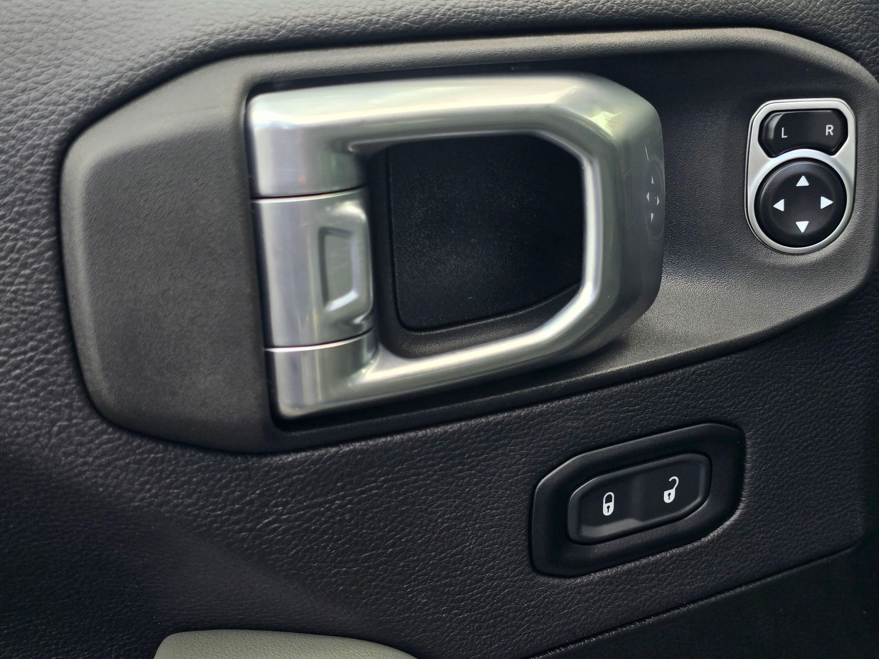 Used 2024 Jeep Gladiator Mojave w/ Convenience Group image 36