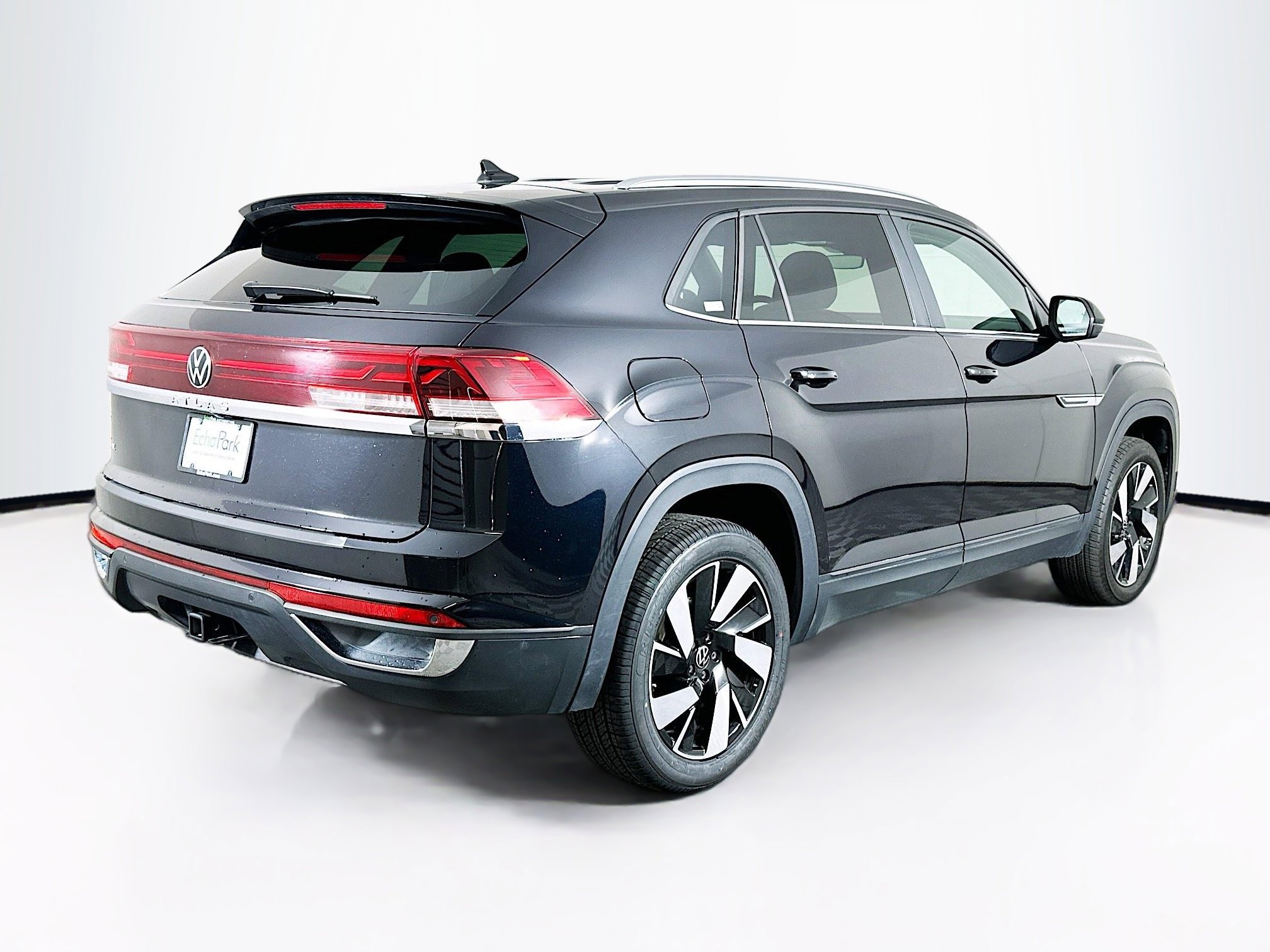 Used 2025 Volkswagen Atlas Cross Sport SE image 9