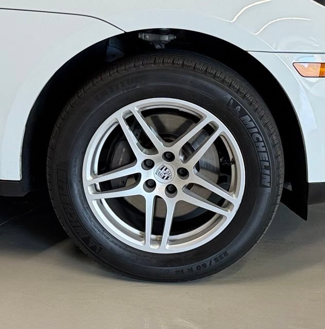 Used 2019 Porsche Macan AWD/4WD image 27