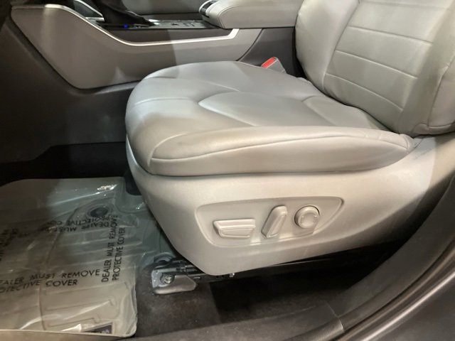 Used 2020 Toyota Highlander XLE image 10