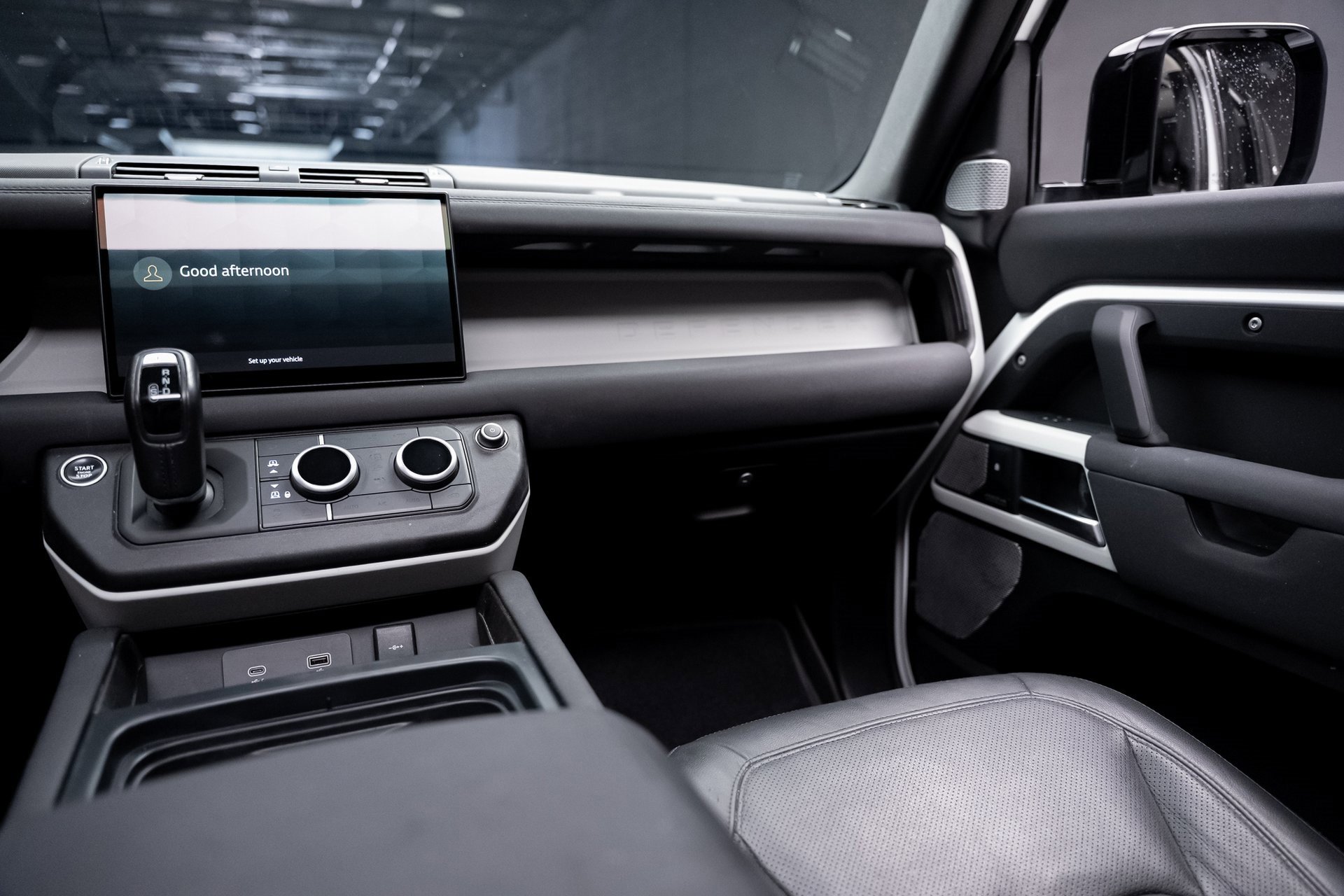 Used 2023 Land Rover Defender 130 SE image 43