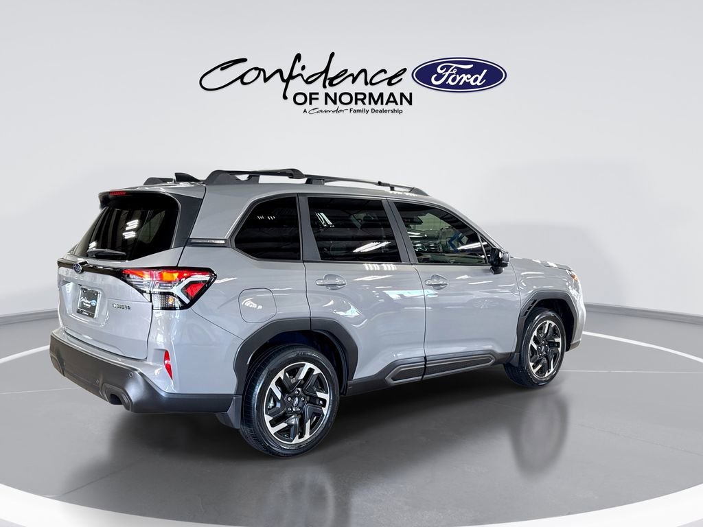 Used 2025 Subaru Forester Limited AWD/4WD image 9