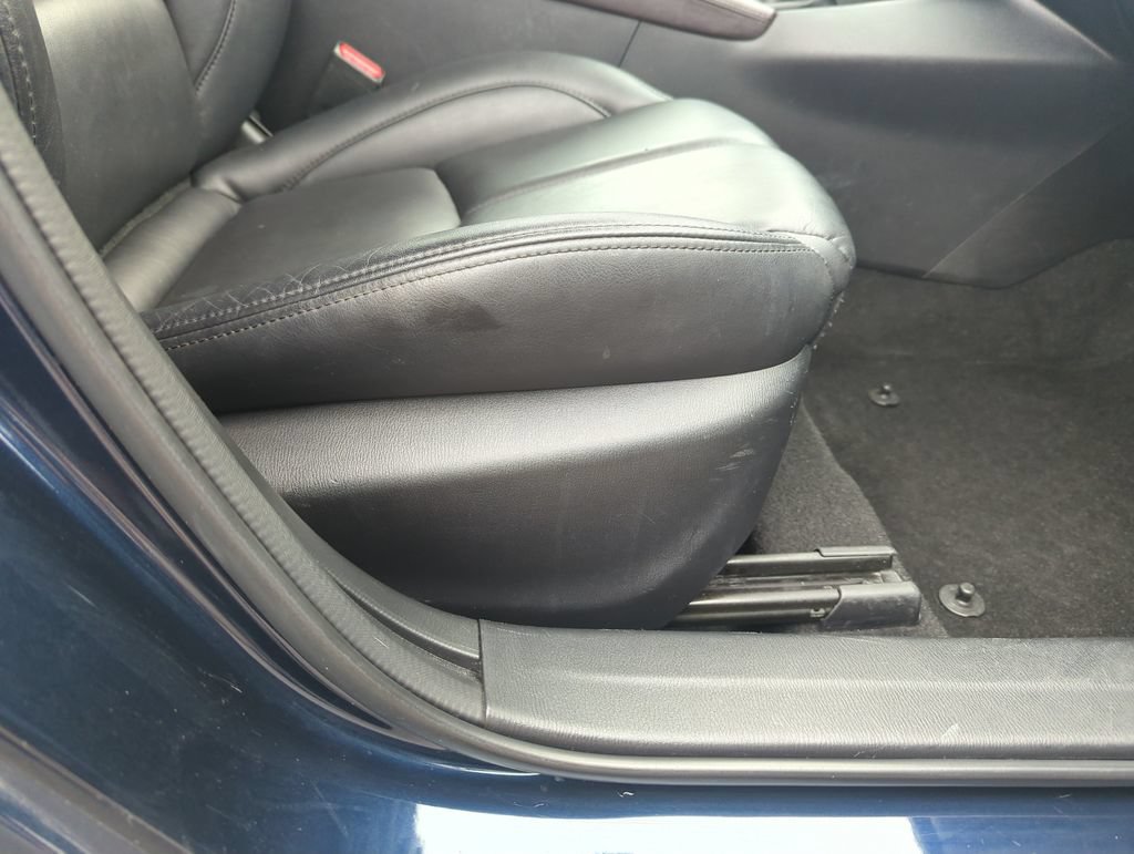 Used 2017 MAZDA MAZDA3 Touring FWD image 36