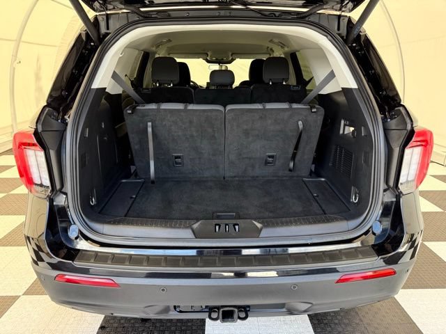 Used 2025 Ford Explorer Active AWD/4WD image 4