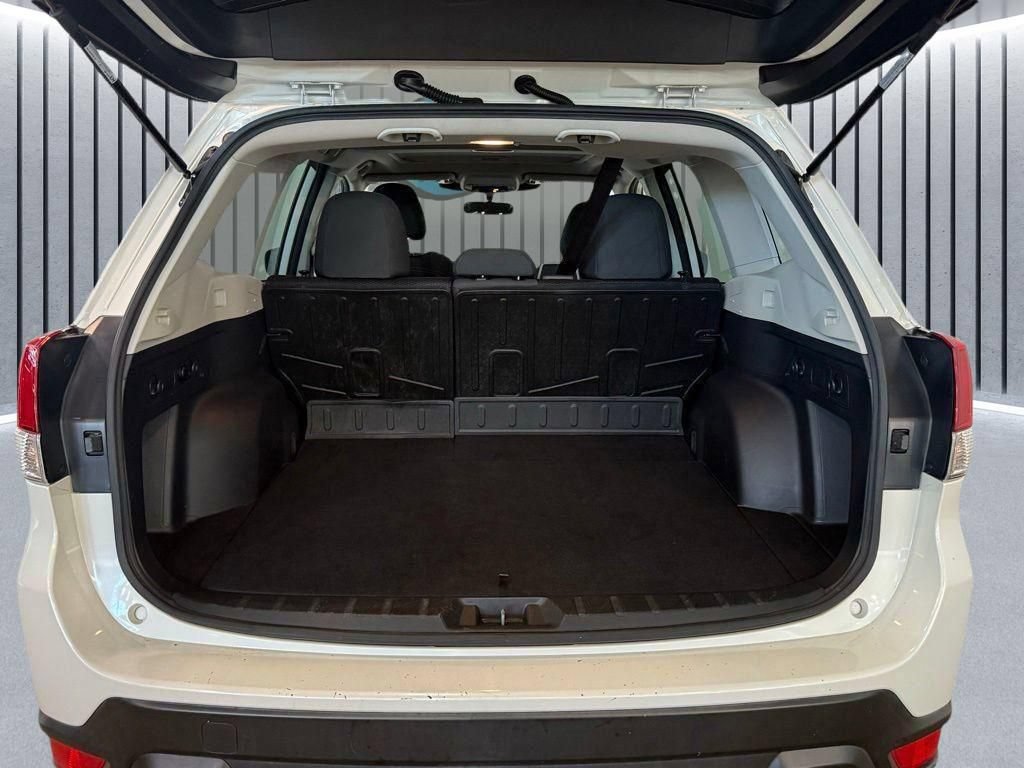 Used 2023 Subaru Forester Premium AWD/4WD image 9