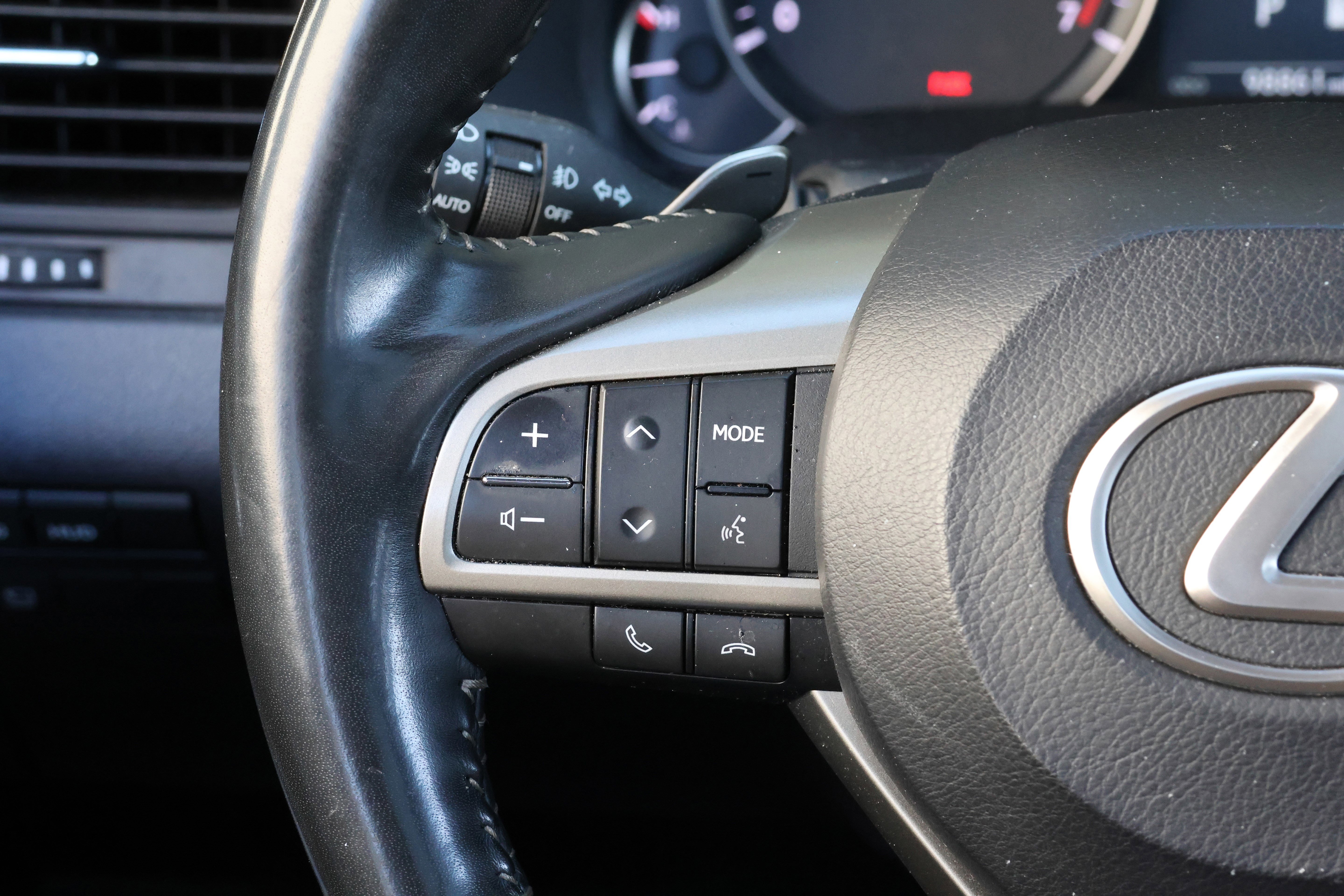 Used 2020 Lexus RX 350 AWD w/ Luxury Package image 18