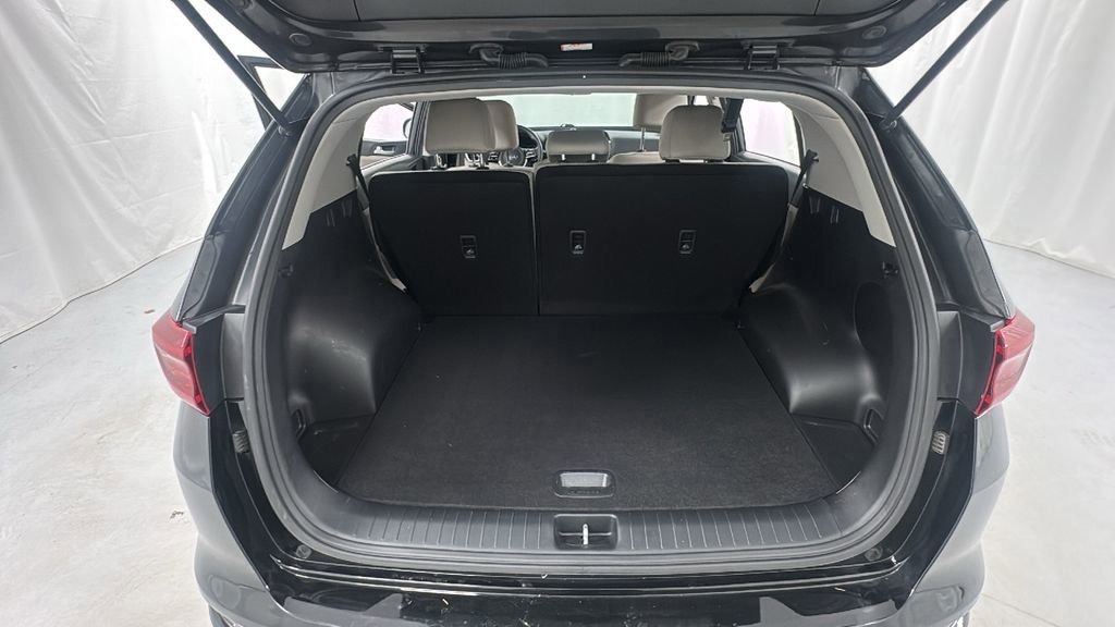 Used 2020 Kia Sportage LX image 15