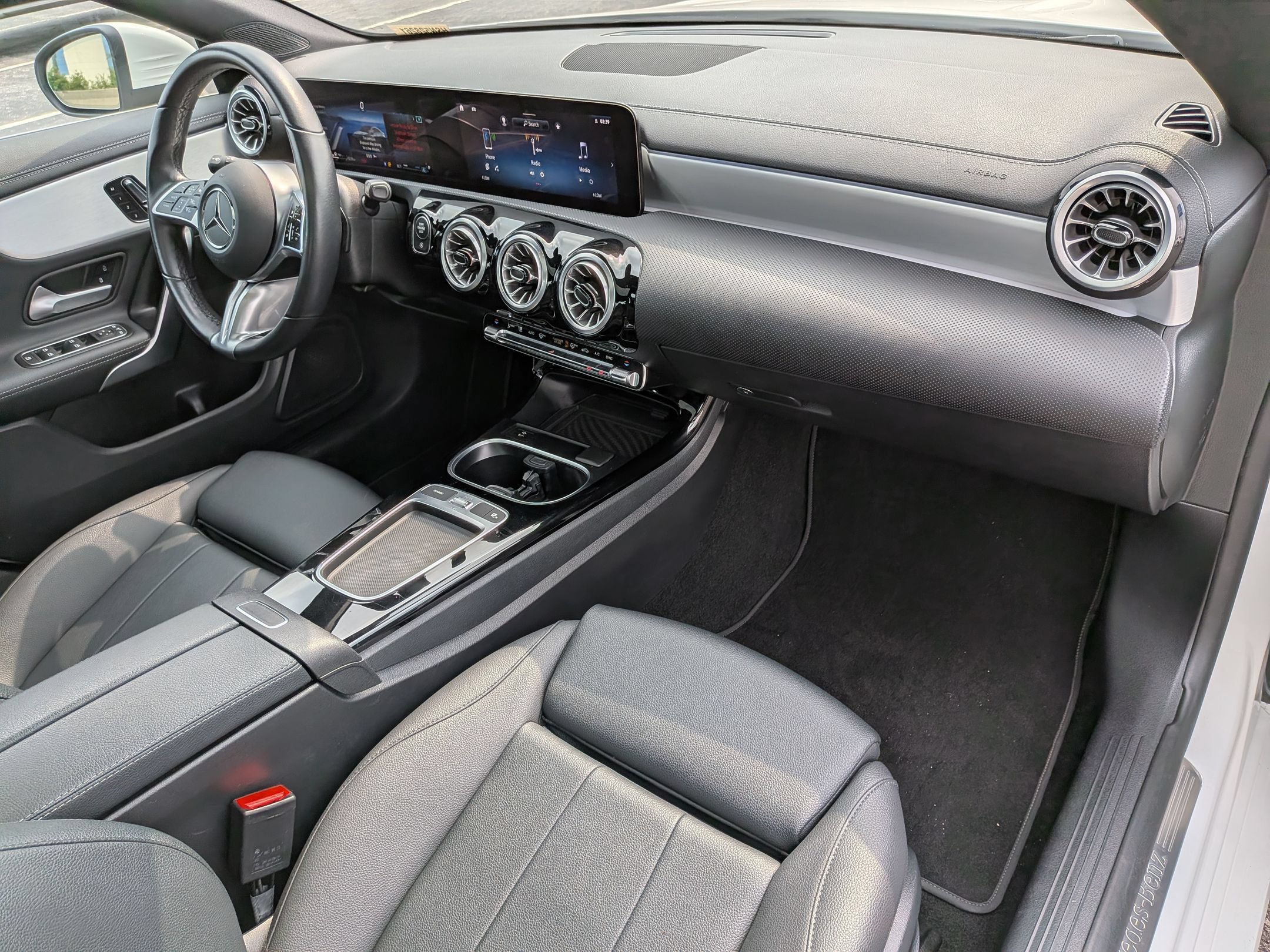 Used 2025 Mercedes-Benz CLA 250 4MATIC image 37