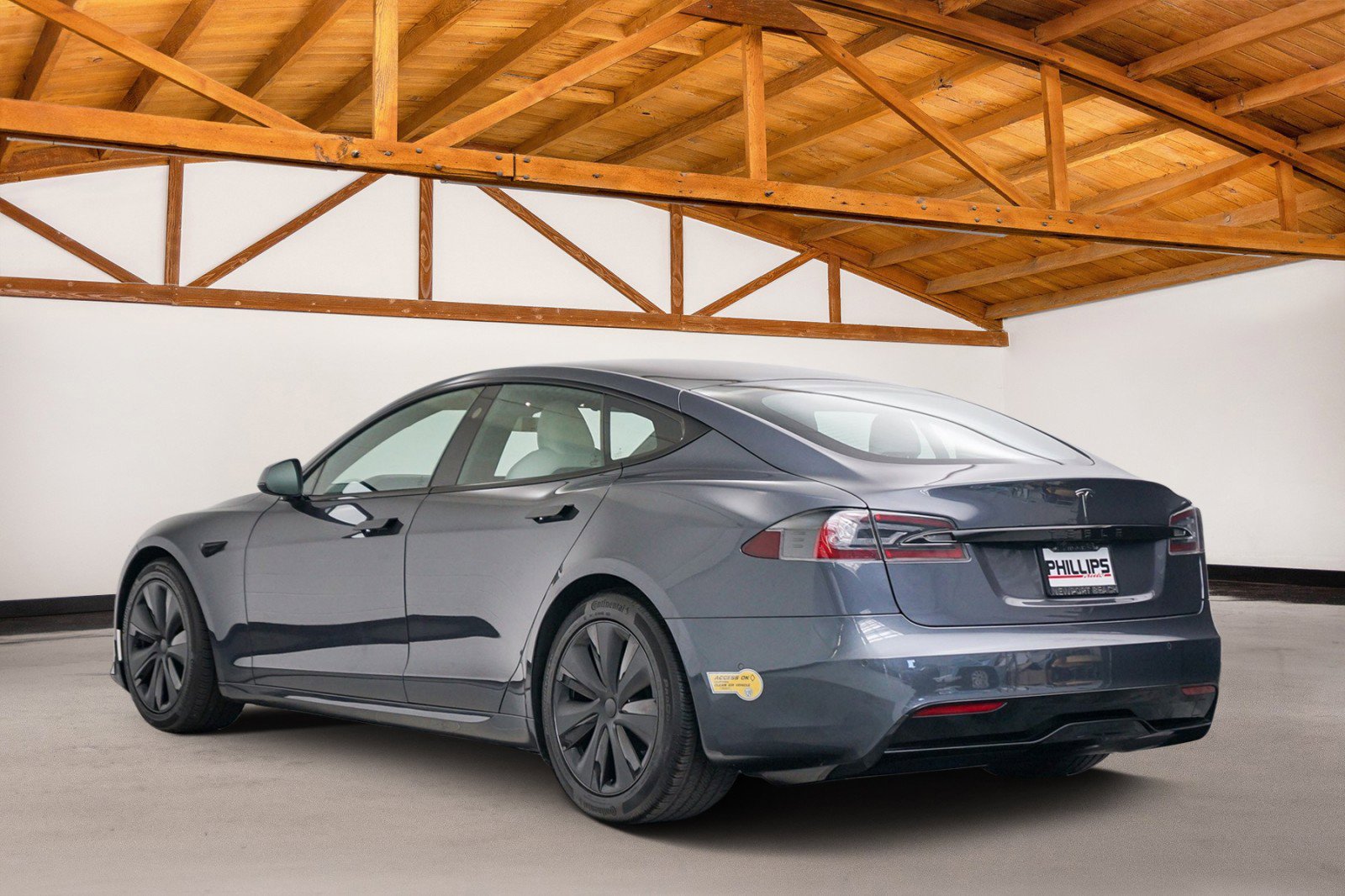 Used 2022 Tesla Model S Standard Range image 3