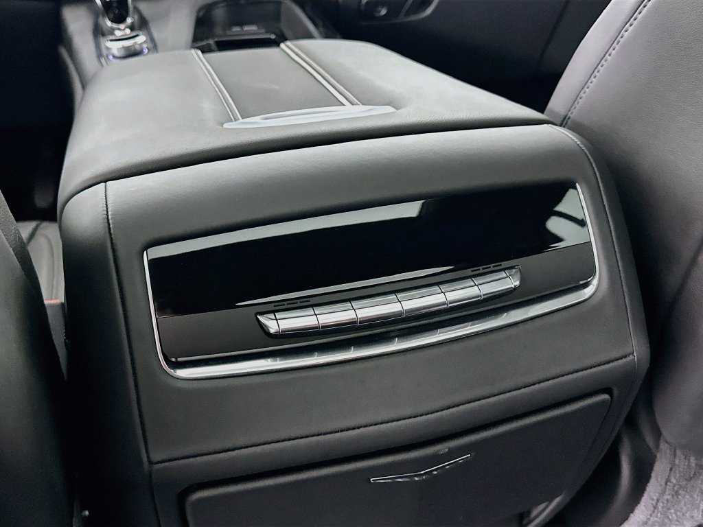Certified 2024 Cadillac Escalade V w/ LPO, ONYX Package AWD/4WD image 34