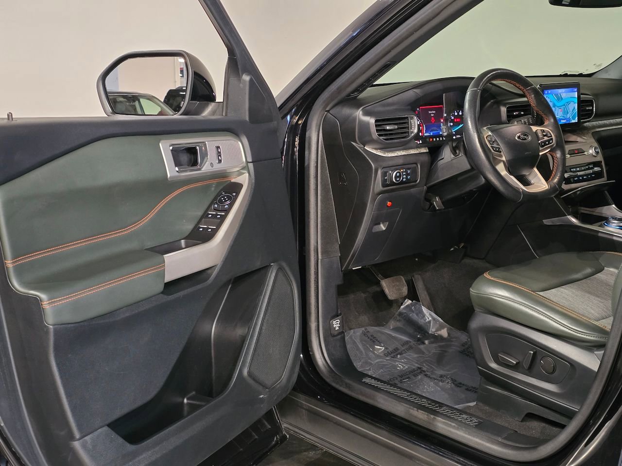 Used 2024 Ford Explorer Timberline w/ Timberline Technology Package image 16