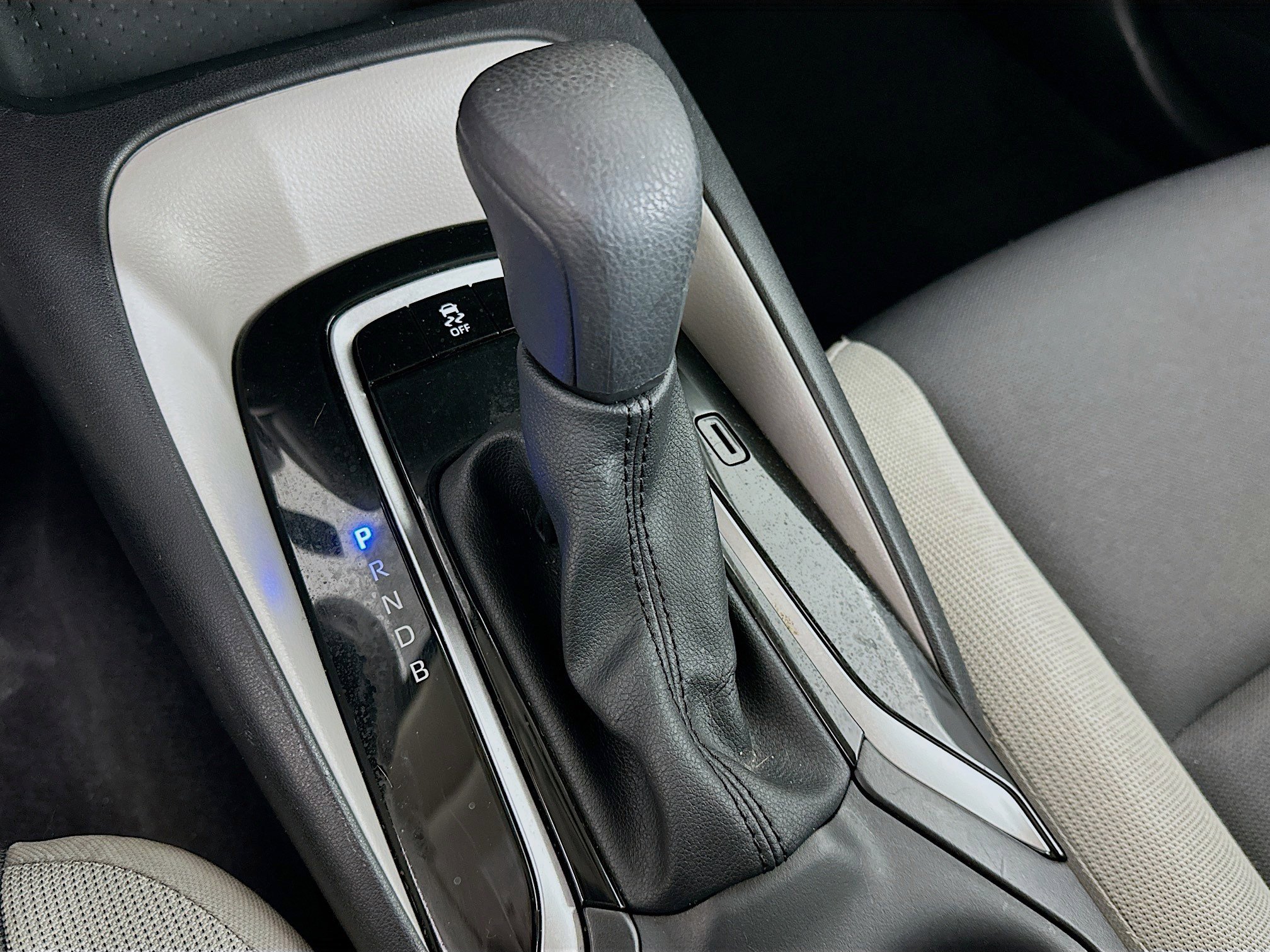 Used 2025 Toyota Corolla LE image 31