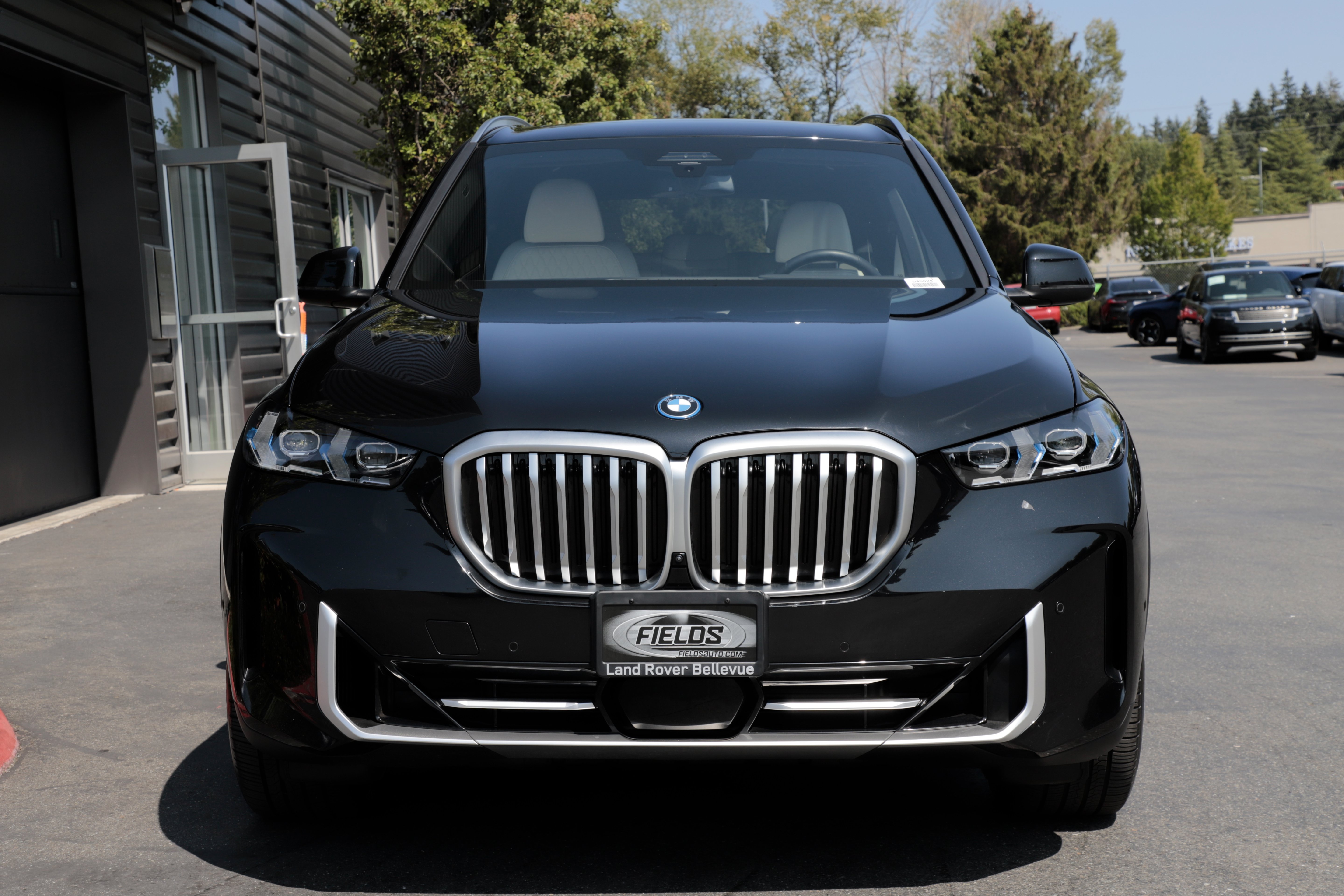Used 2024 BMW X5 xDrive50e w/ Premium Package AWD/4WD image 4
