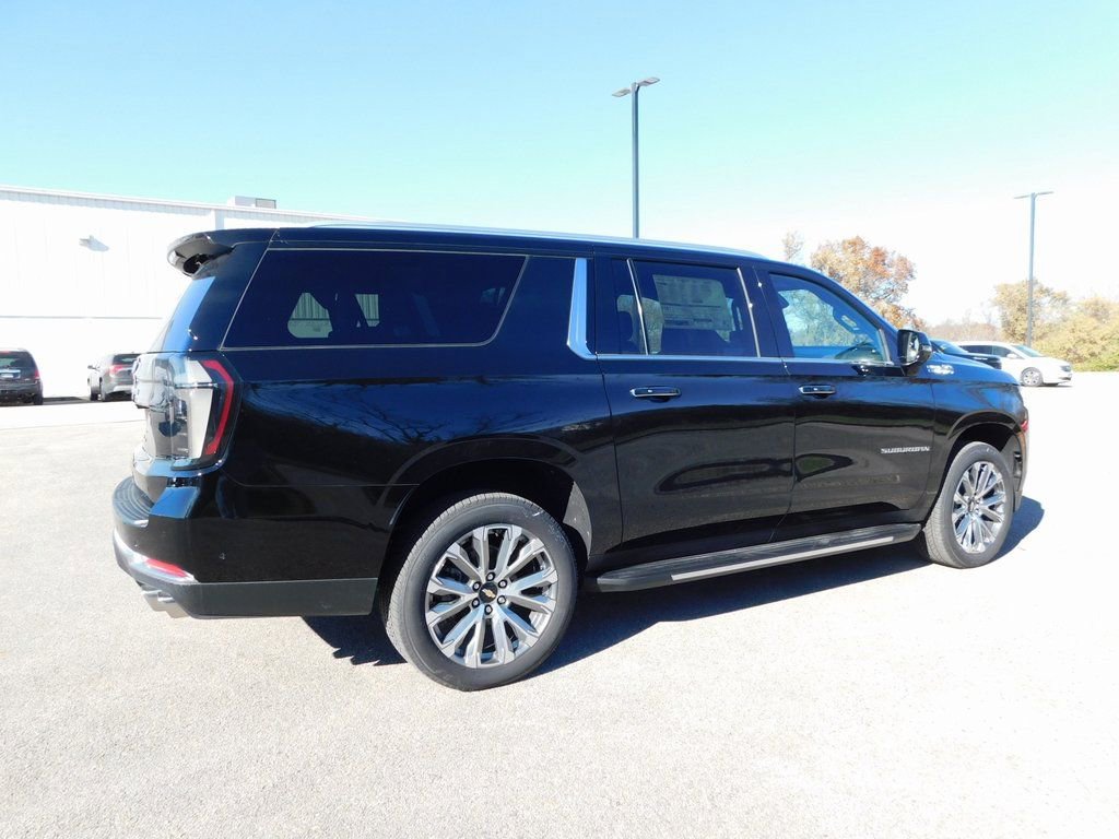 New 2025 Chevrolet Suburban High Country image 3