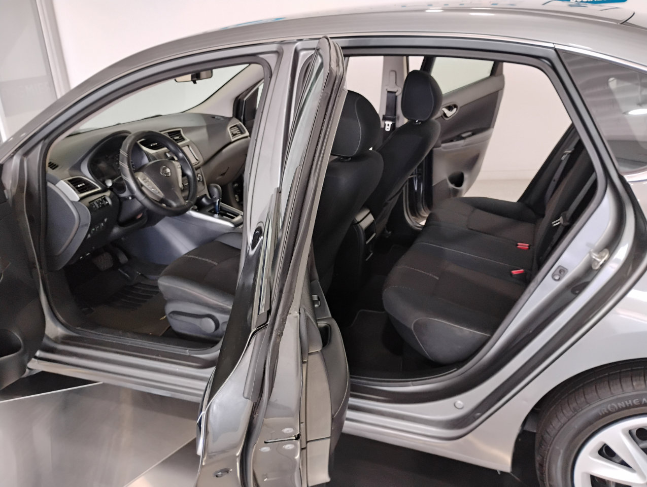 Used 2017 Nissan Sentra S image 6