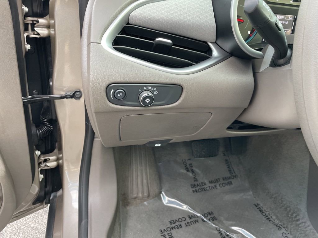 Used 2025 Chevrolet Malibu LT image 9