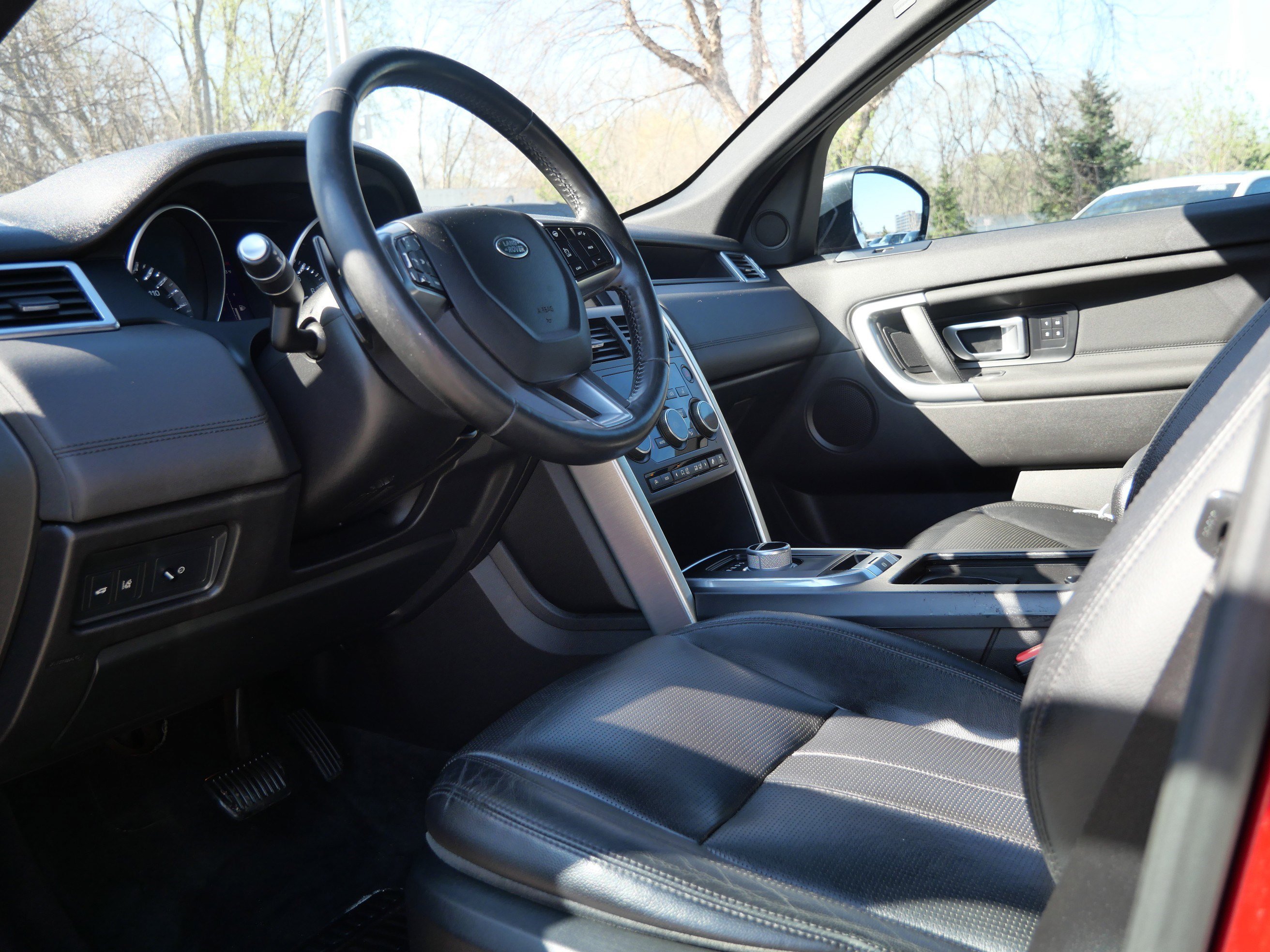 Used 2016 Land Rover Discovery Sport HSE image 13