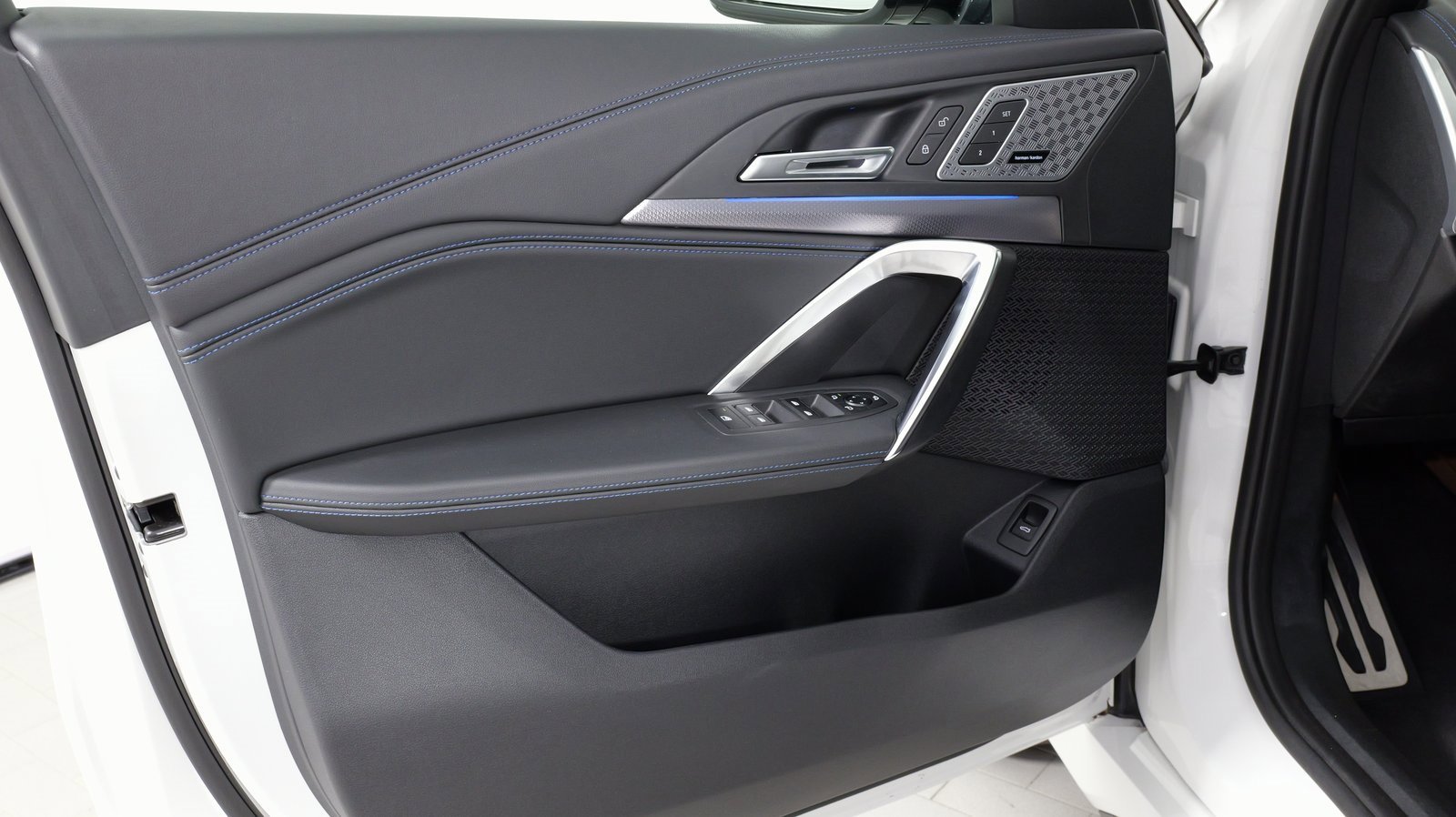 Used 2024 BMW X1 M35i w/ Premium Package image 29