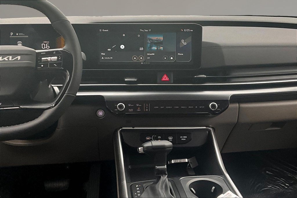 New 2027 Kia Carnival FWD image 6