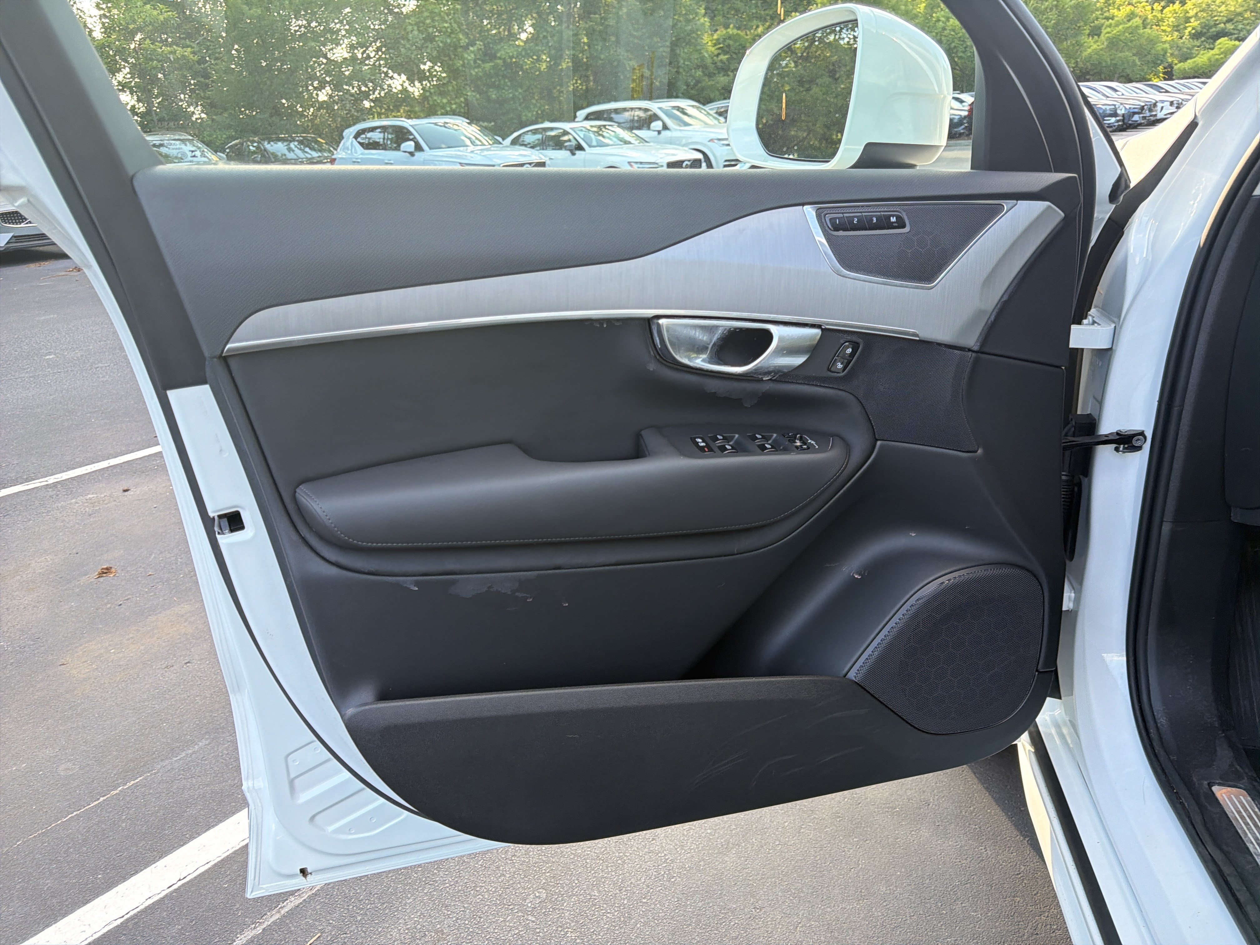 Certified 2025 Volvo XC90 B5 Core AWD/4WD image 14