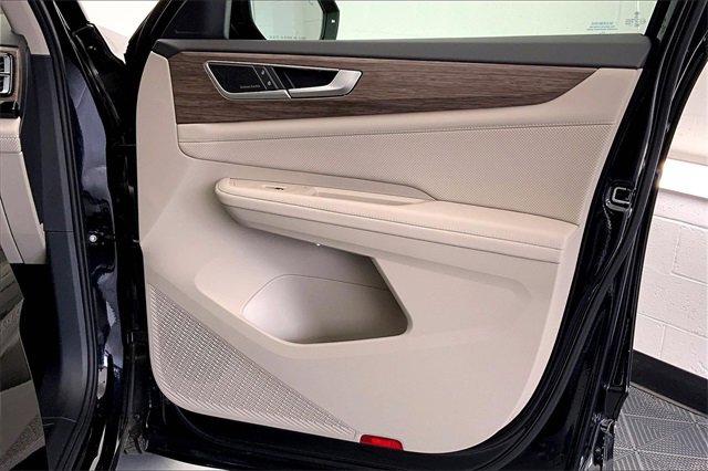 Used 2025 Volkswagen Atlas SEL Premium R-Line image 24