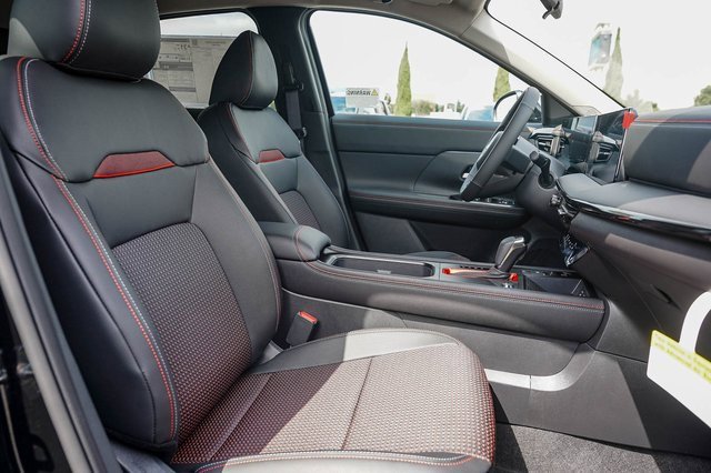 New 2026 Nissan Kicks SR image 17