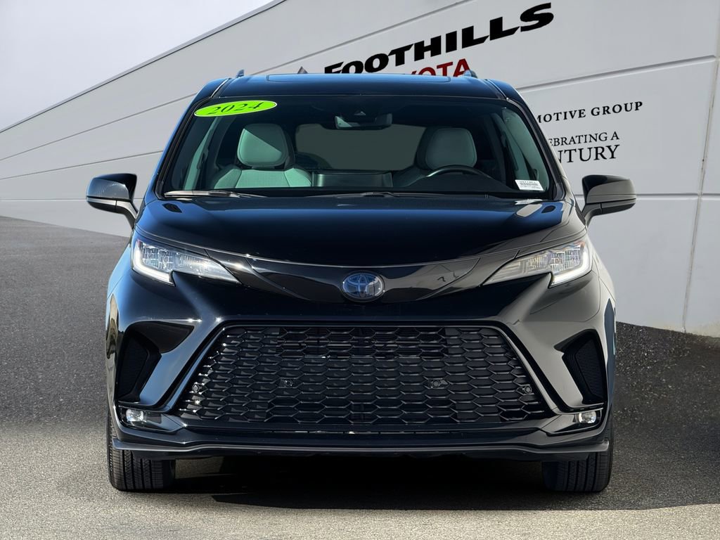 Used 2024 Toyota Sienna XSE image 2