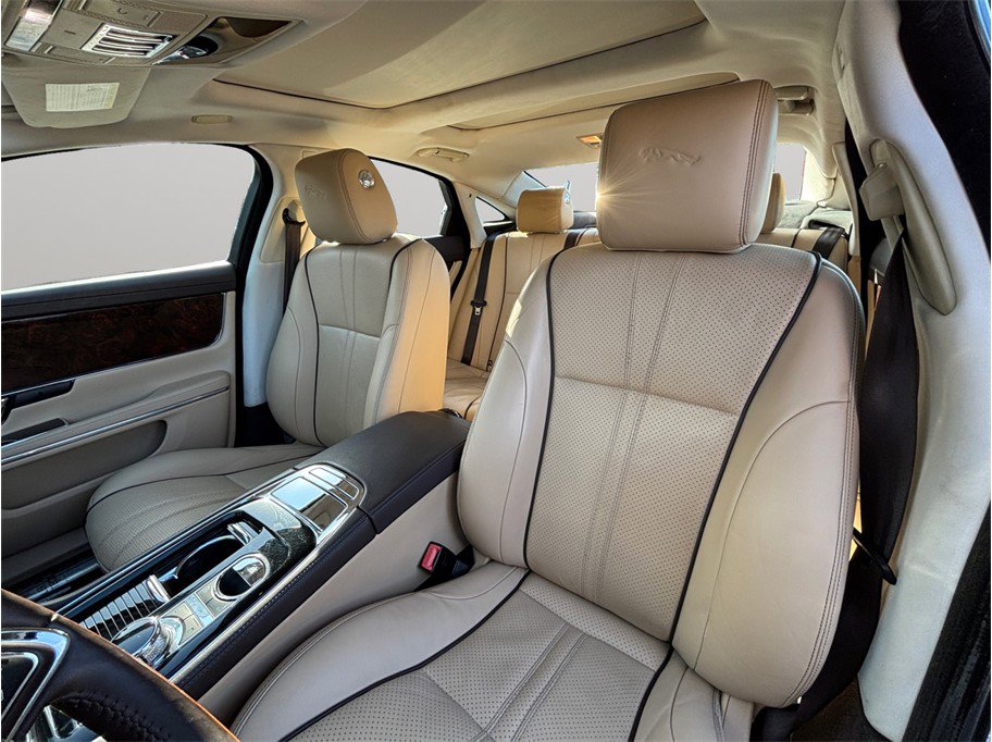 Used 2017 Jaguar XJ R-Sport image 17