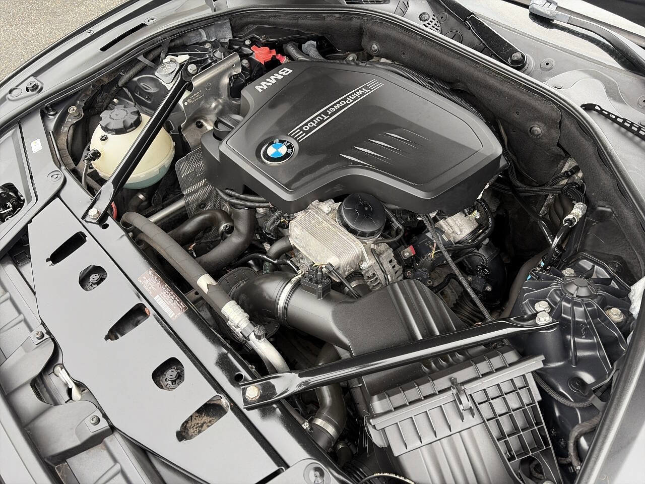 Used 2012 BMW 528i xDrive Sedan AWD/4WD image 18