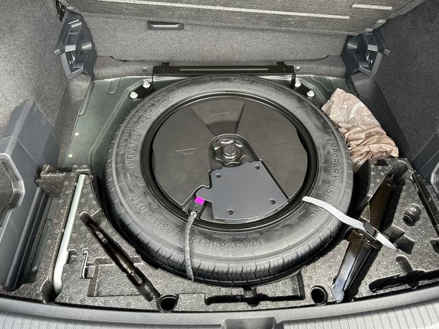 Used 2022 Volkswagen Tiguan SEL R-Line image 24