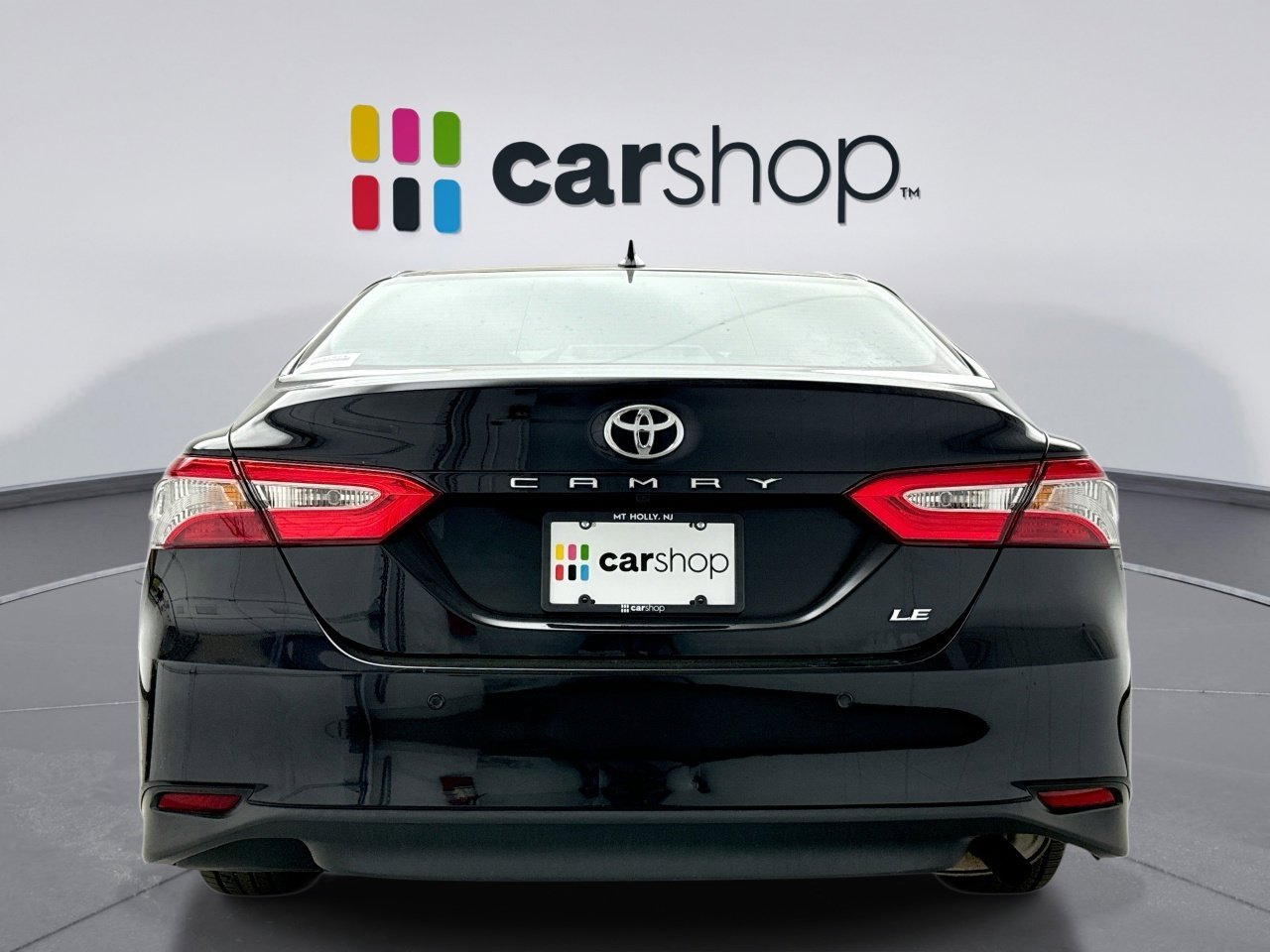 Used 2020 Toyota Camry LE image 4