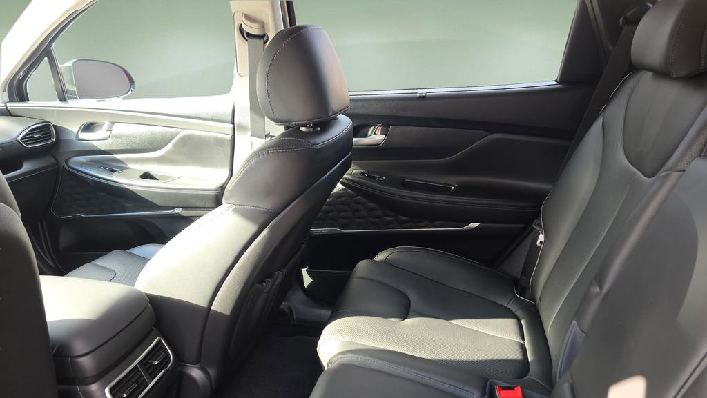 Used 2023 Hyundai Santa Fe Limited image 17