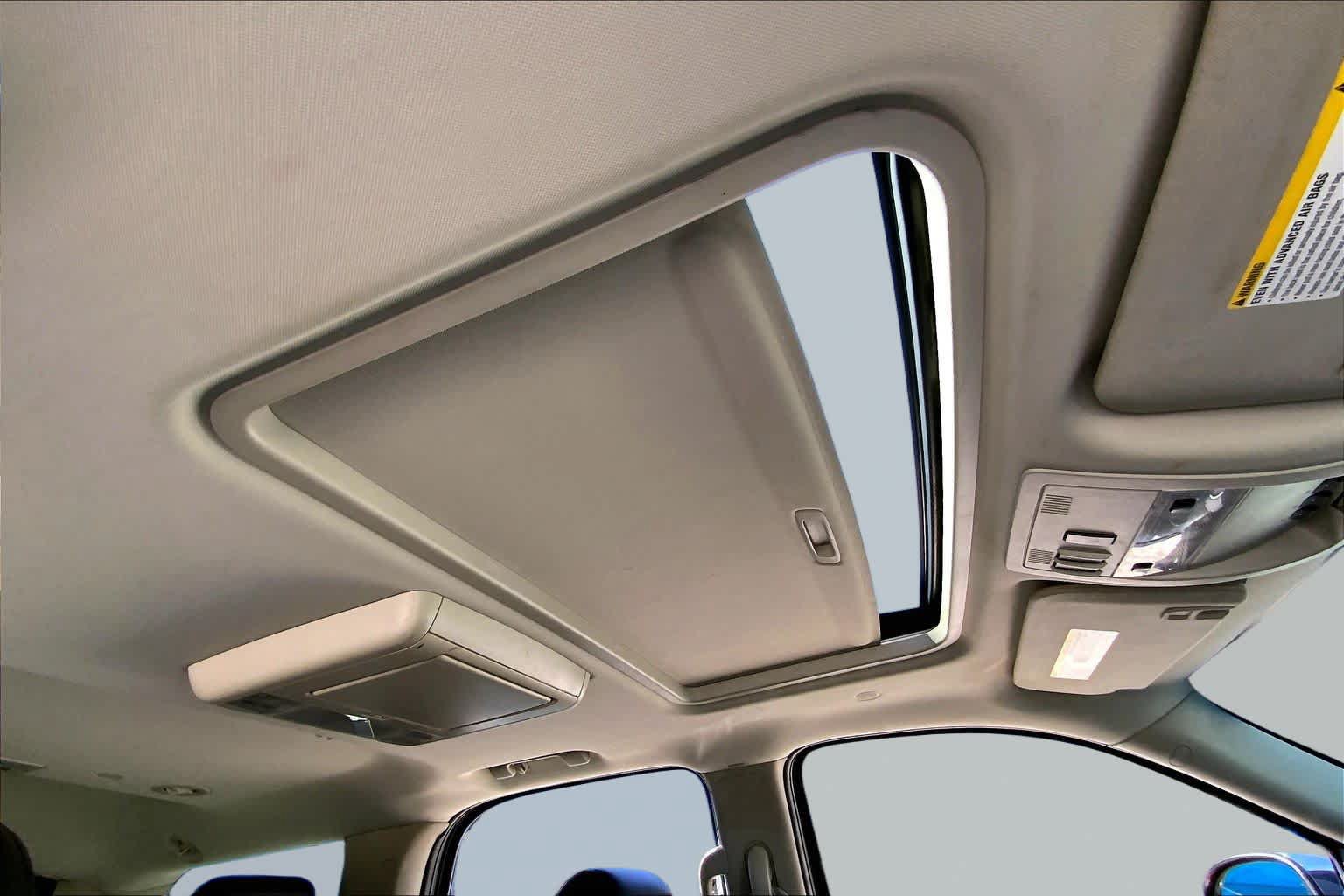 Used 2011 Chevrolet Tahoe LTZ AWD/4WD image 13
