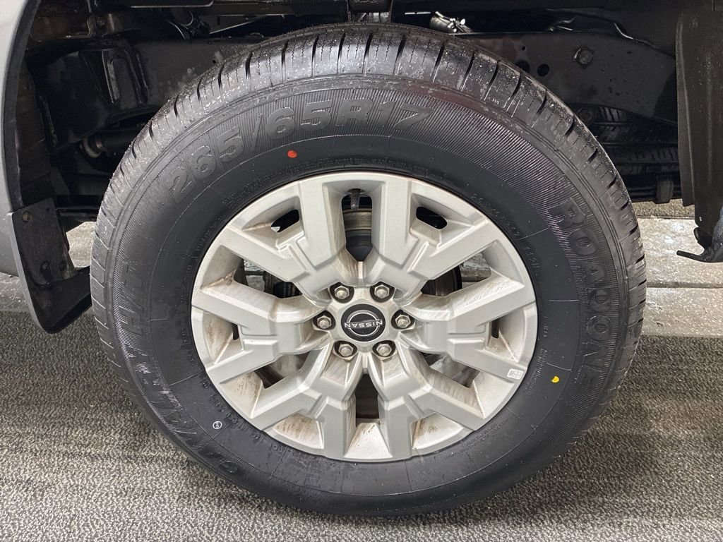 Used 2023 Nissan Frontier SV image 8